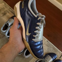 Nike total 90 3 indoor soccer shoes