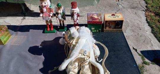 Christmas Holiday Decor With Nutcrackers