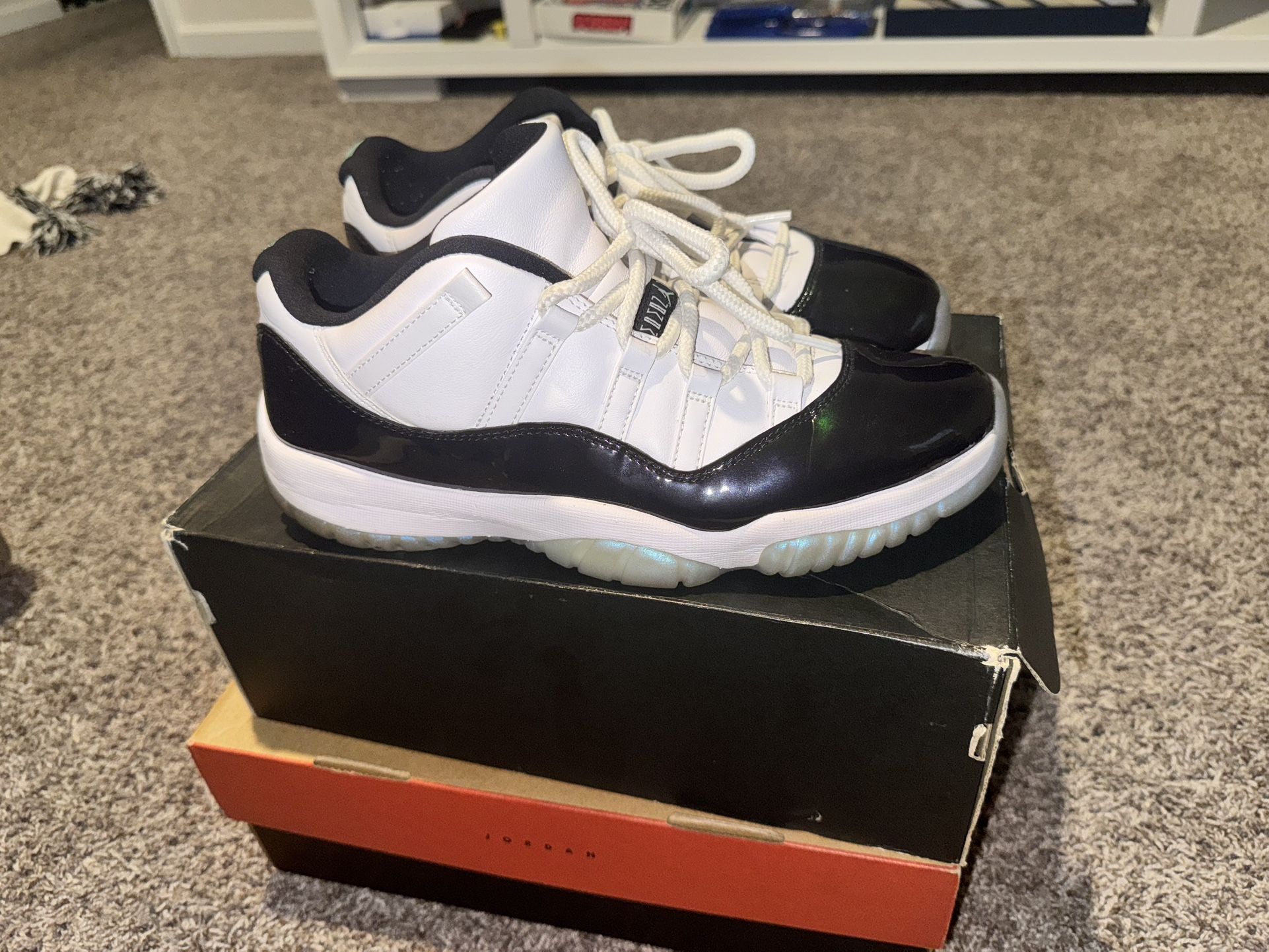 Jordan 11 Retro Low Iridescent