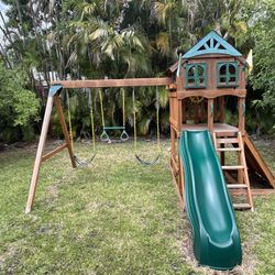 Gorilla Outing Swing Set (wood)