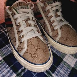 GUCCI TENNIS SHOES 