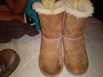 Ugg boots size 5