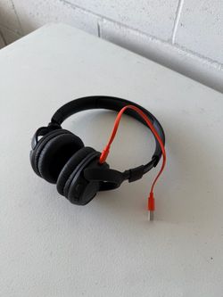 JBL Wireless On-Ear Headphones