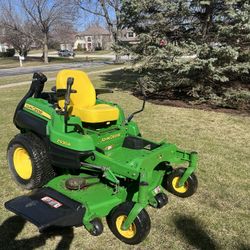 John Deere Zero Turn Lawnmower With A 60 In Deck And Kawasaki Motor