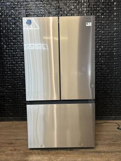 MIDEA REFRIGERATOR w/WARRANTY! R3429A