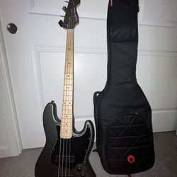 Bass guitar 