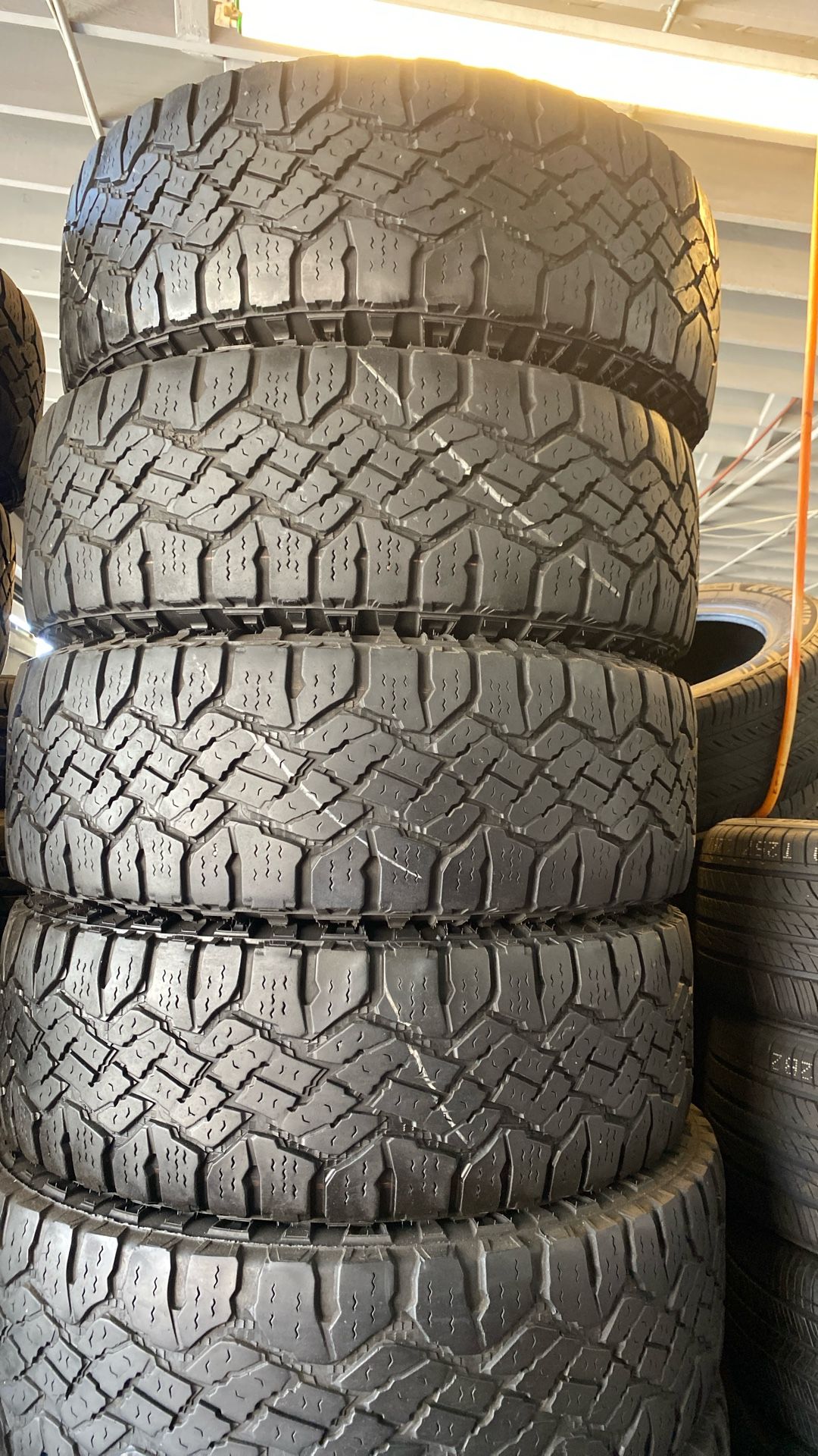 LT 275/65R18 Marca Goodyear Duratrac Usadas En Excelentes Condiciones De Vida