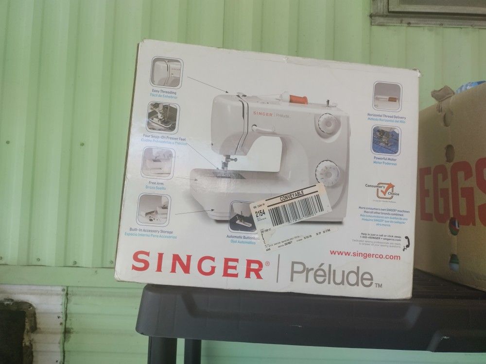 New Singer Sewing Machine 