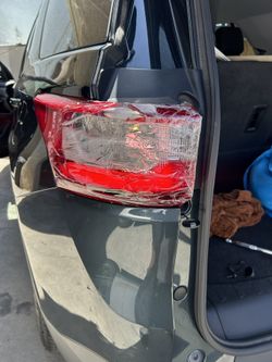 Chevy Traverse Tail Light (Electrical Works, Plastic Cover Broken)