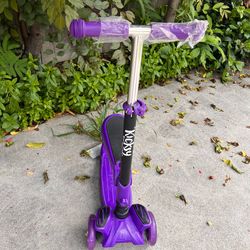 Kid scooter with folding seat