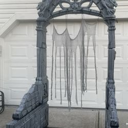 Home Accents Retired 8.5 ft. LED Giant-Sized Mausoleum Archway Halloween W/box