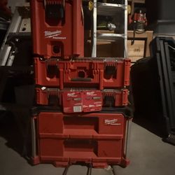 Milwakee Pack out 
