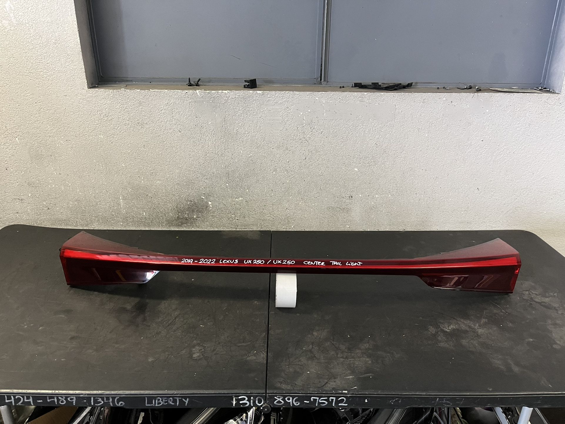 2019-2020-2021-2022 LEXUS UX CENTER TAIL LIGHT OEM USED