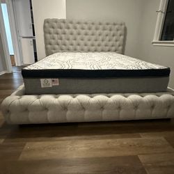 Queen Size Bed Frame / Mattress Included.      🔥 Cama Queen Size  /. Mattress Included 