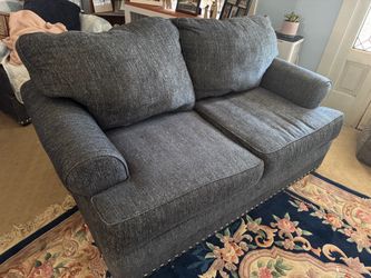 Loveseat and matching oversized chair