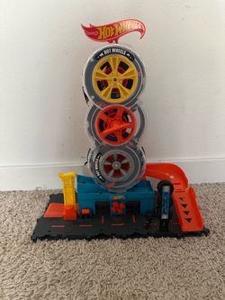 Hot Wheels City Super Twist Tire Shop