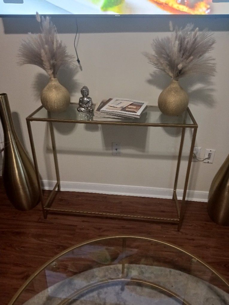 CONSOLE TABLE