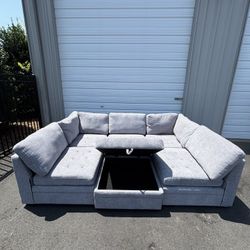 Light Gray Thomas Modular Sectional Couch – Versatile & Washable!