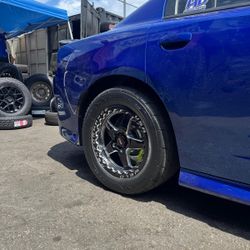 WELD VENTURA BEADLOCKS WITH NEW NITTO DRAG RADIALS 