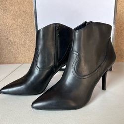 New Nine West Juliuso Leather Ankle Boots (Size 7)