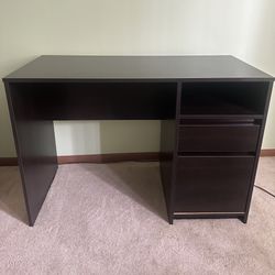 Black Desk