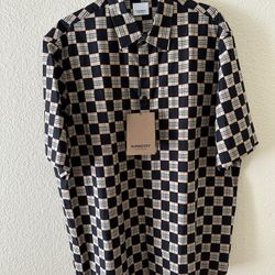 Burberry button Up