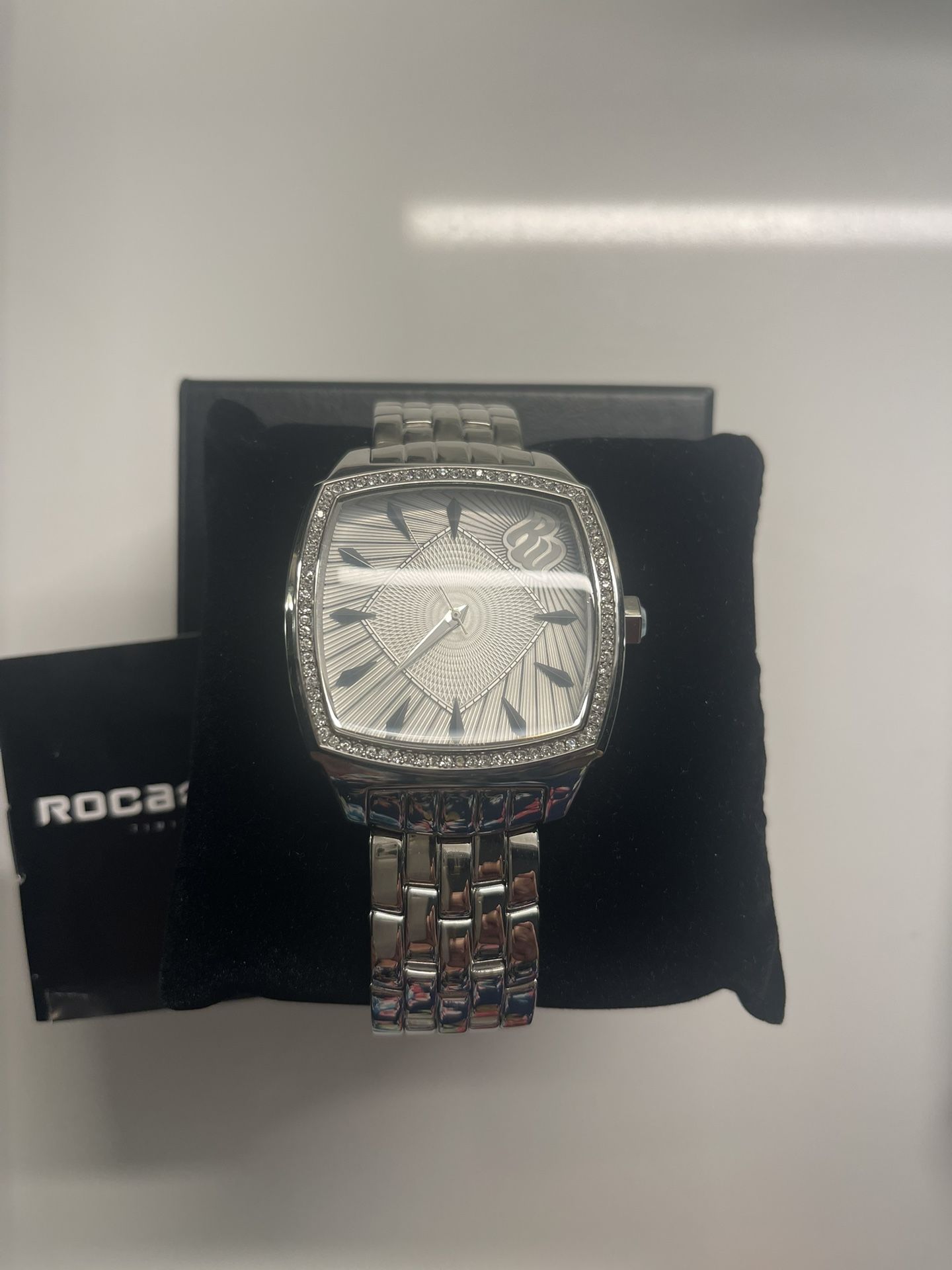 Roccawear Men’s Watch New With Box Battery Included Crystal Surrounded