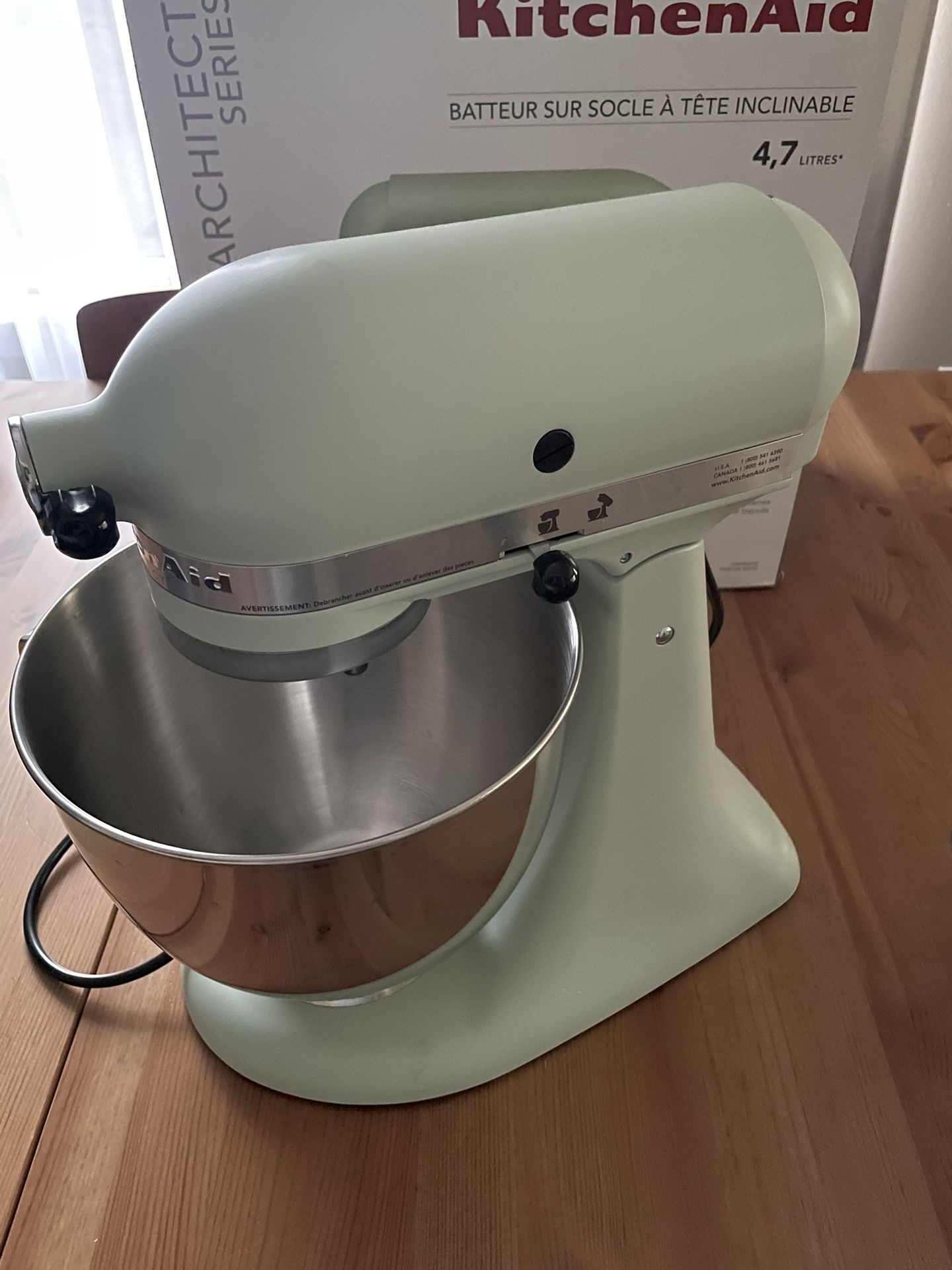 Kitchen Aid 5-Qt Tilt-Heas Stand Mixer With Glass Bowl CRYSTAL BLUE for  Sale in York, PA - OfferUp