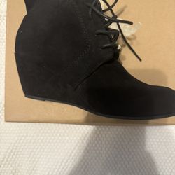 CR Black Lace up Bootie 