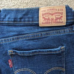 Ladies Levi's Jeans 