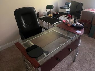 L Shaped Office Desk & Chair