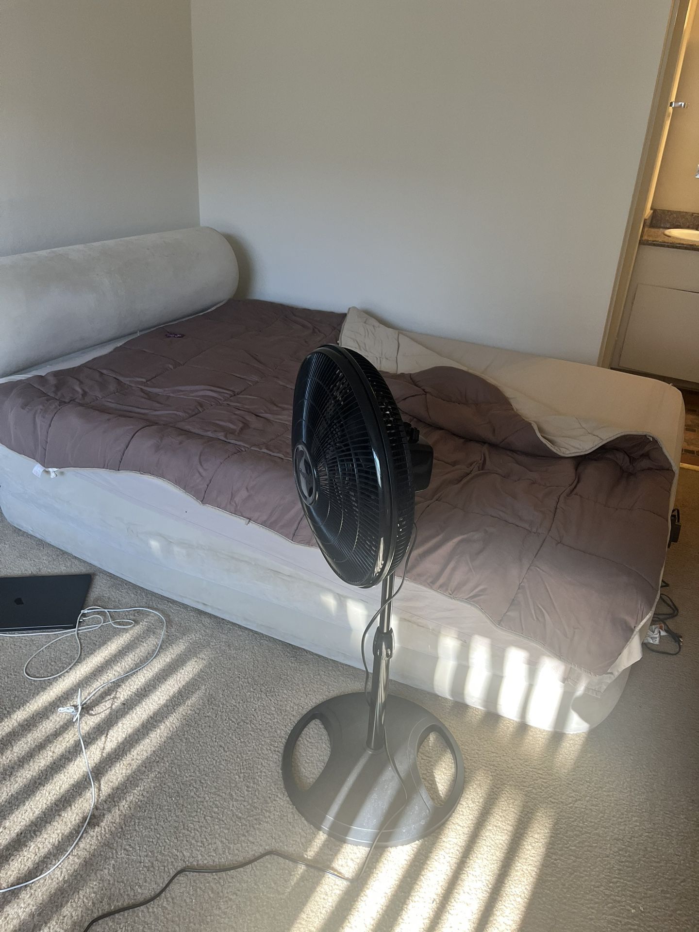 Air Bed + Standing Fan (pickup By 1 PM) Move Out Deal