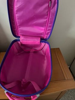 It’s very cute small luggage for little girls it’s unicorn made by Hayes it is barely used