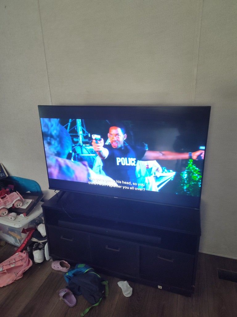 55-in TV Hisense