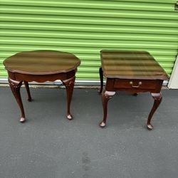 Beautiful Pair Of Ethan Allen Side Tables