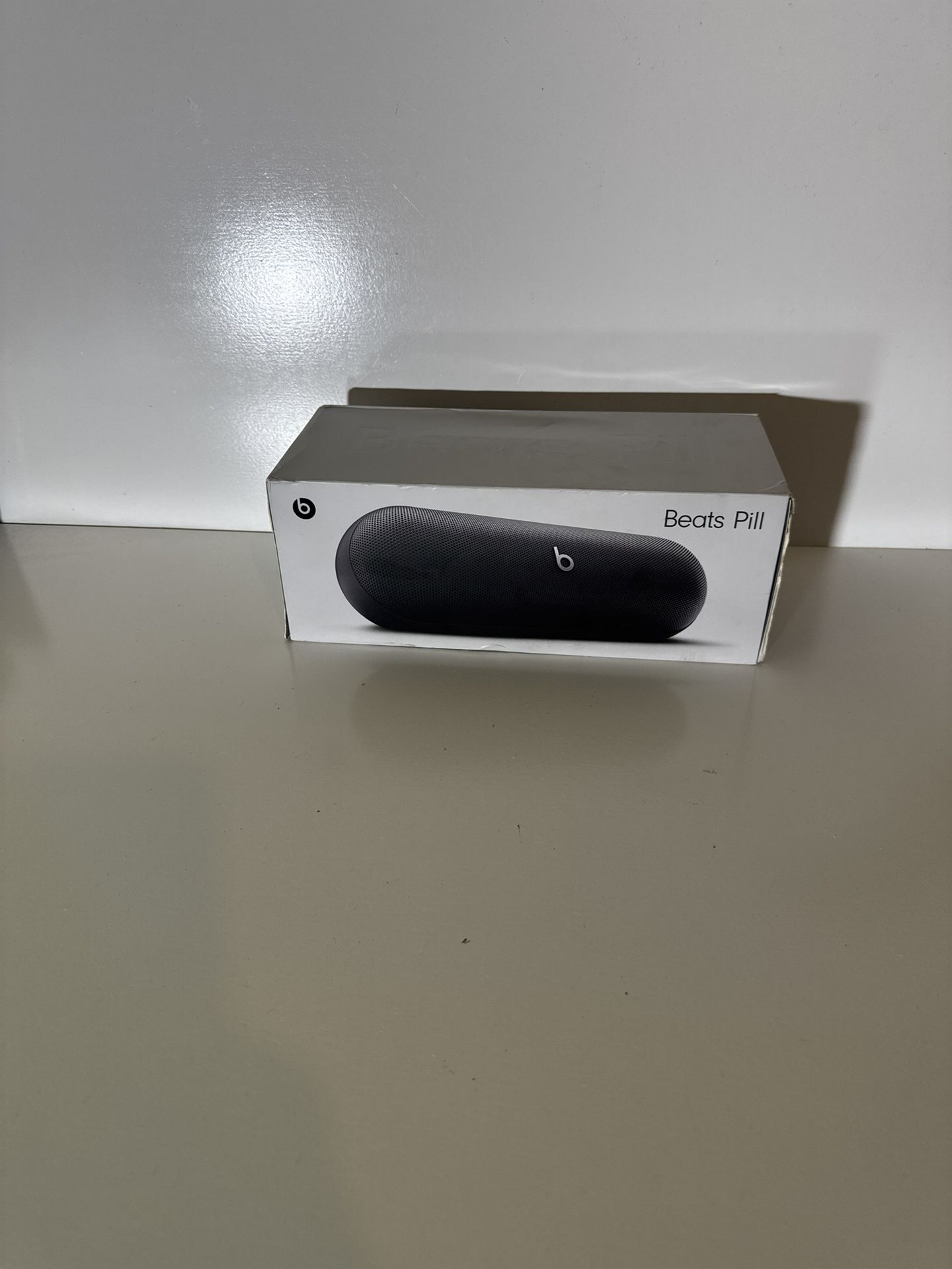 Apple Beat Pill Bluetooth Speaker