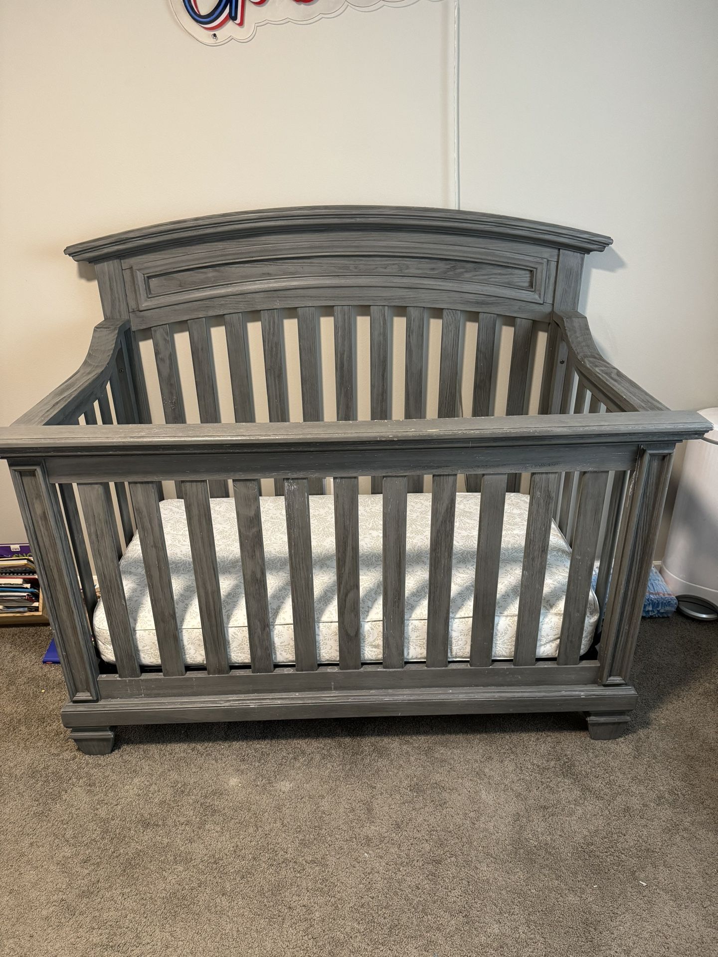 Oxford Baby Richmond in Convertible Crib