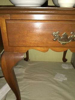 Queen ann solid wood end table