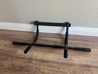 Ally Peaks Pull Up Bar for Doorway