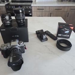 Like New Fuji XT-5 & Multiple Lenses With Accessories 