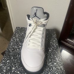 AIR JORDANS 5 RETRO