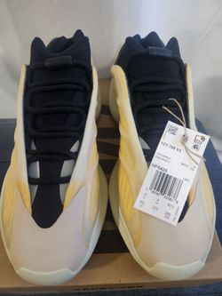 Adidas Yeezy 700 V3 Mono Safflower (Size 9.5)