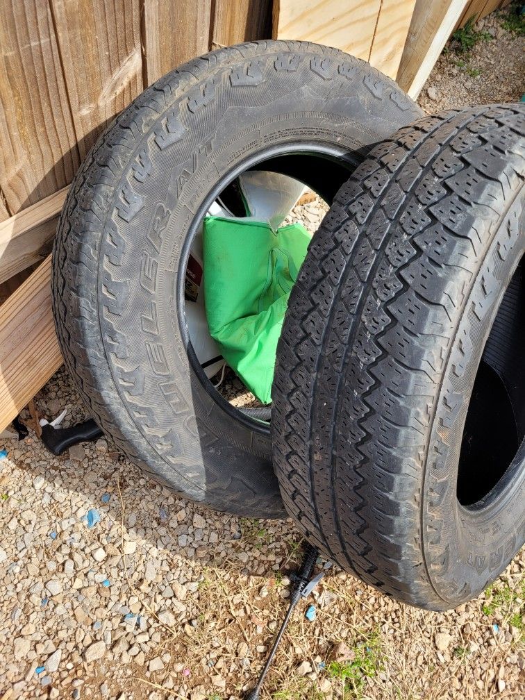 255/70r18 tires 2
