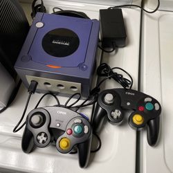 Nintendo GameCube COMPLETE video game console system cube with 2x remote ac av cables controller Purple gc gcn