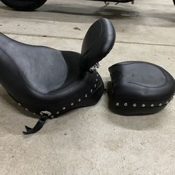 Mustang seat With backrest And Pillion