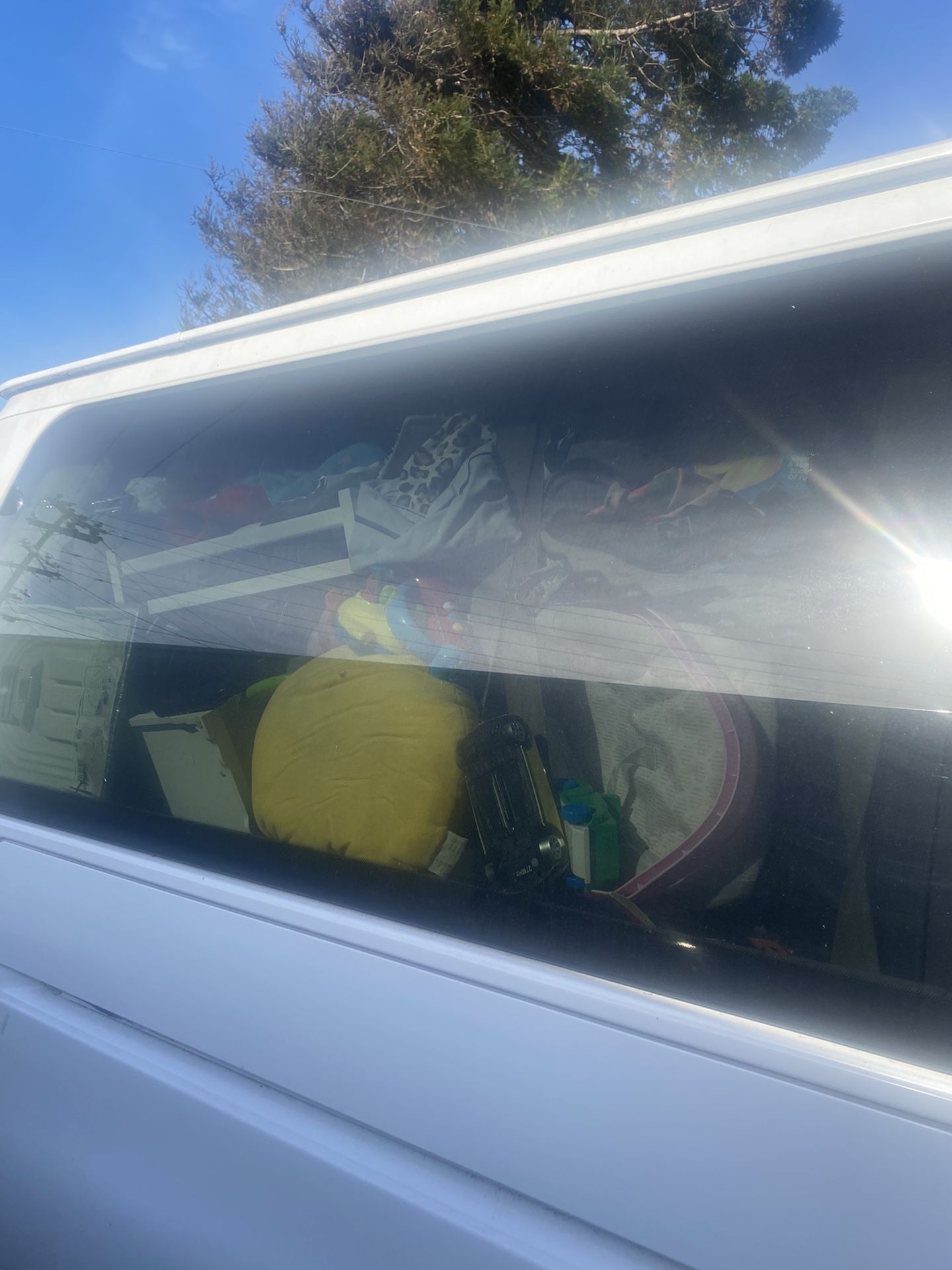 Van Full Of Random Stuff (llena De Cosas )