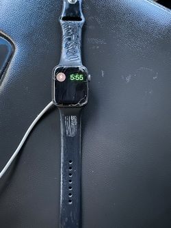 Apple Watch series 5 , 44MM