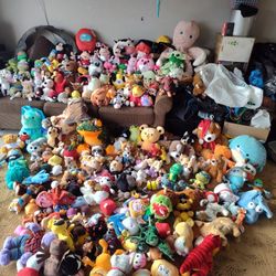 Over 300 Stuffed Animals All Sizes Price From $1 To $10 Each 