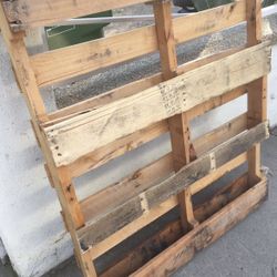 Free Wooden pallet, Pick Up Only, Ventura