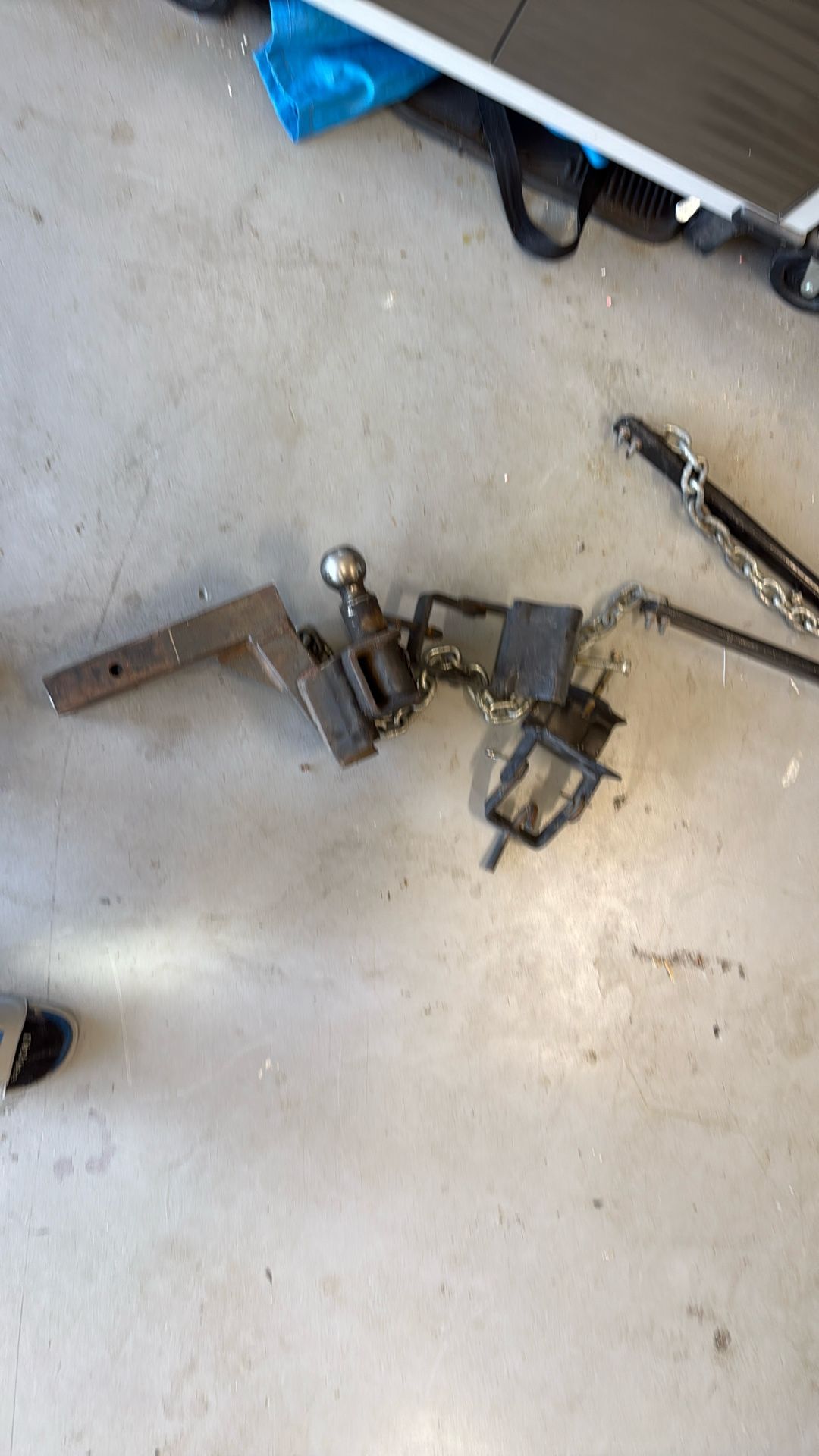 Trailer Hitch And Stabilizers